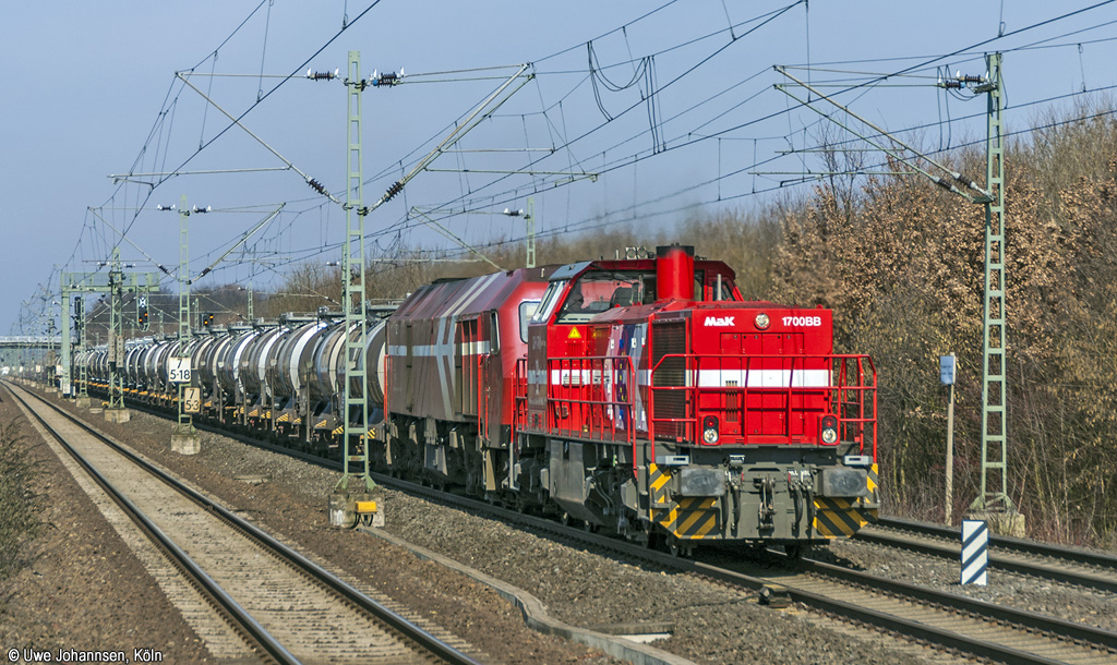 DE 704
