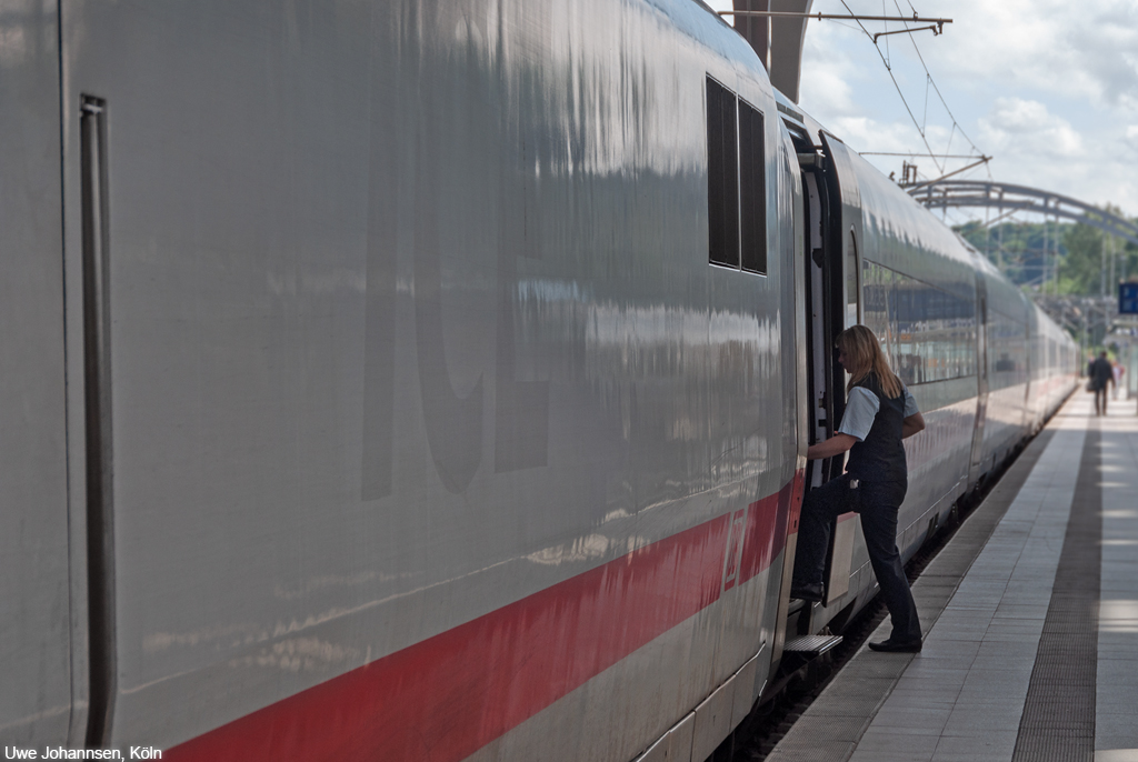 401 063-3