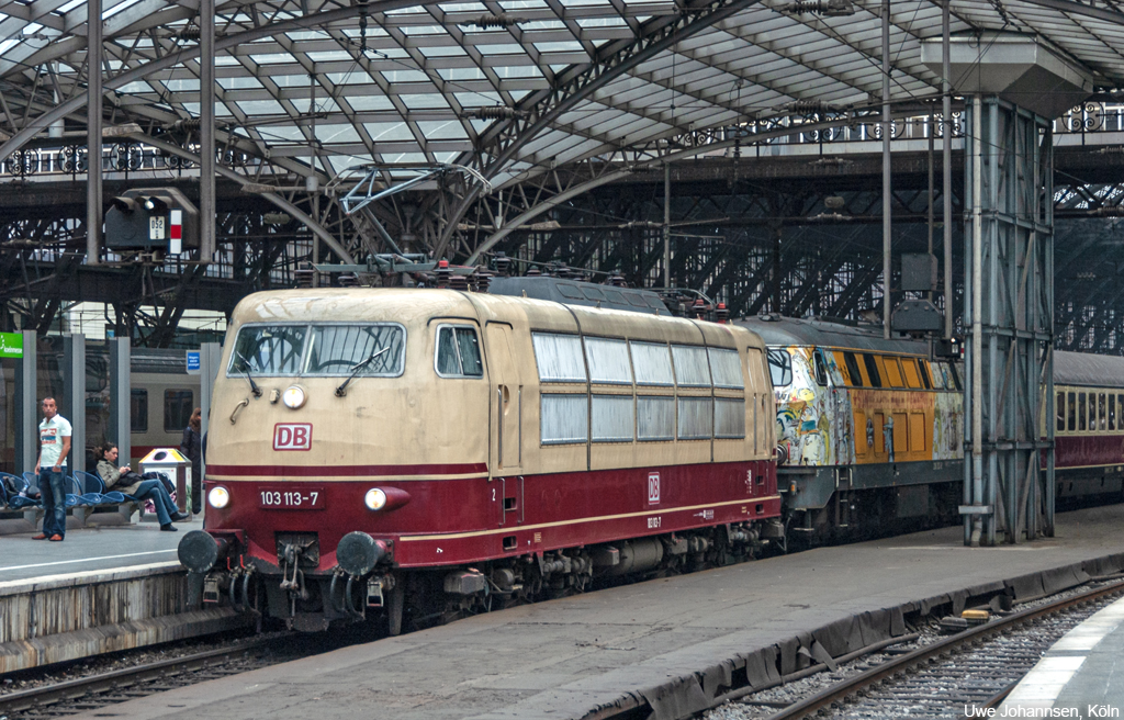 103 113-7 | 218 212-9