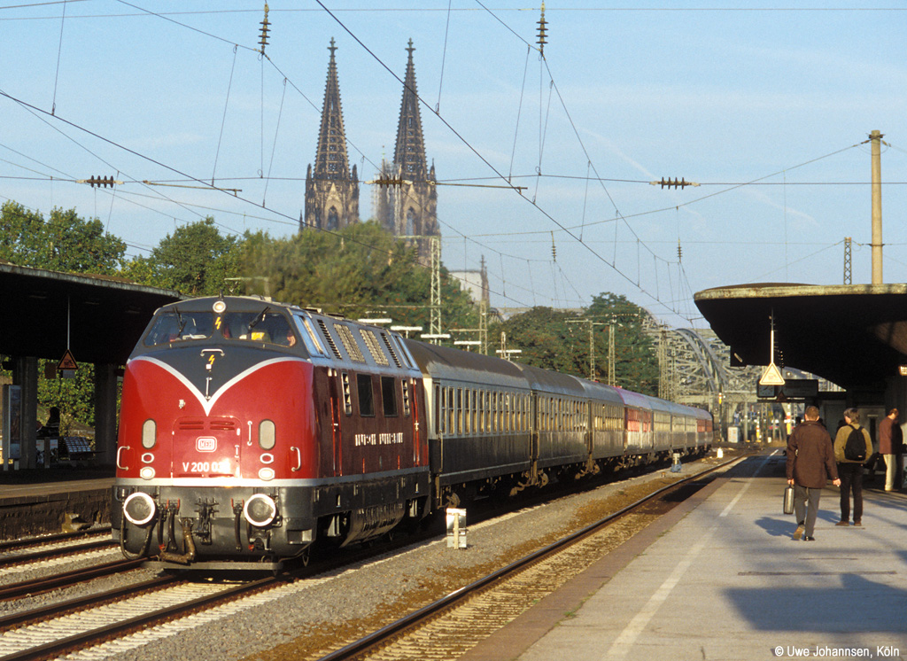V200 033