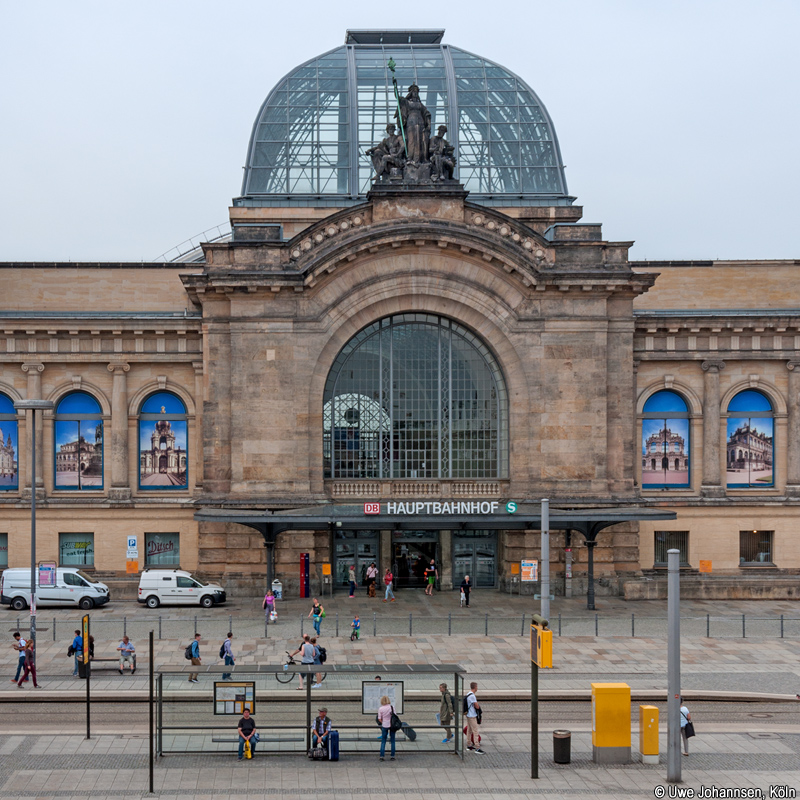 Haupteingang Ostseite