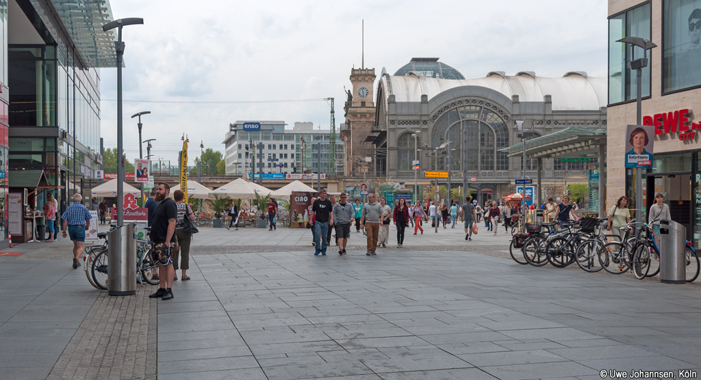 Haupteingang Ostseite